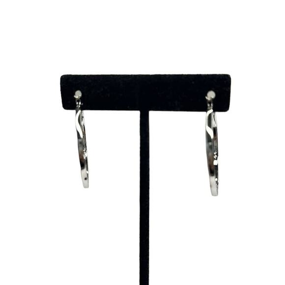 Swarovski Sommerset Medium hoop earrings White, Rhodium plated - Picture 5 of 8